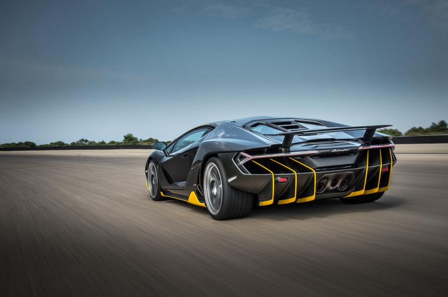  Lamborghini Centenario LP770-4 2016 года  (фото 28 из 61)